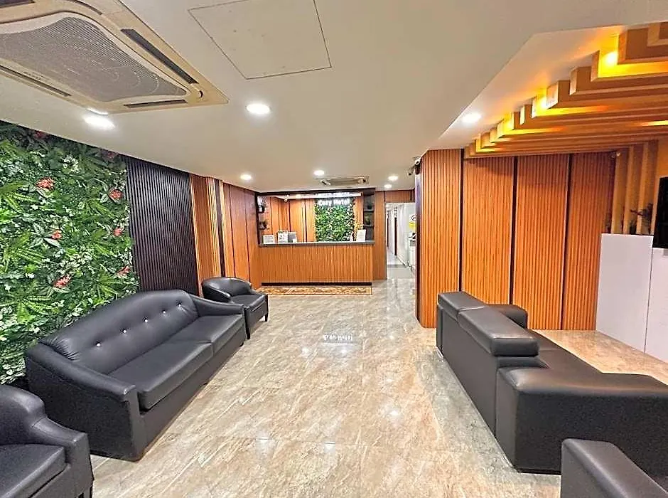 Cozy Hotel-1